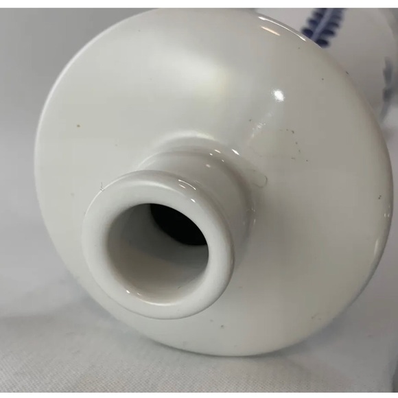 Clase Azul Tequila Reposado Blue and White Handcrafted Ceramic Decanter Bottle. - Picture 7 of 10